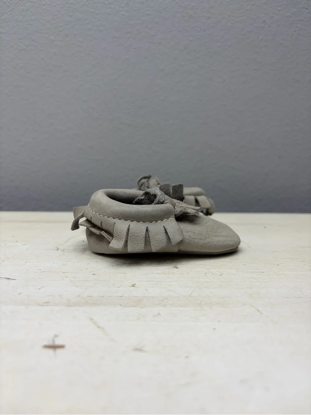 Freshly Picked Greatest Show On Earth Grey Moccasins Size 1 toddlers